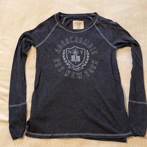 Abercrombie & Fitch long sleeve tee XS
